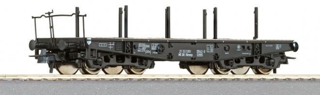 Heavy duty flat car<br /><a href='images/pictures/Roco/232705.jpg' target='_blank'>Full size image</a>